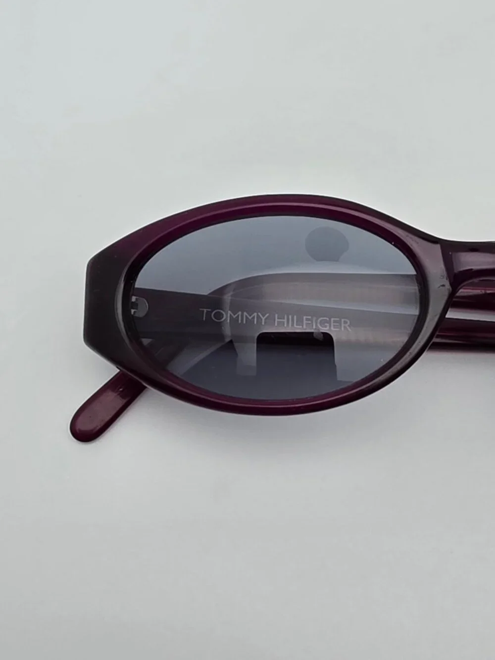Tommy Hilfiger 4015 Crystal Purple Frame Blue Lens Sunglasses w/ Case 49-14-131